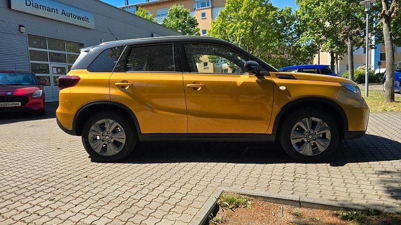 Neu Suzuki Vitara Comfort 129 PS (94 kW) 2026 Gelb SUV