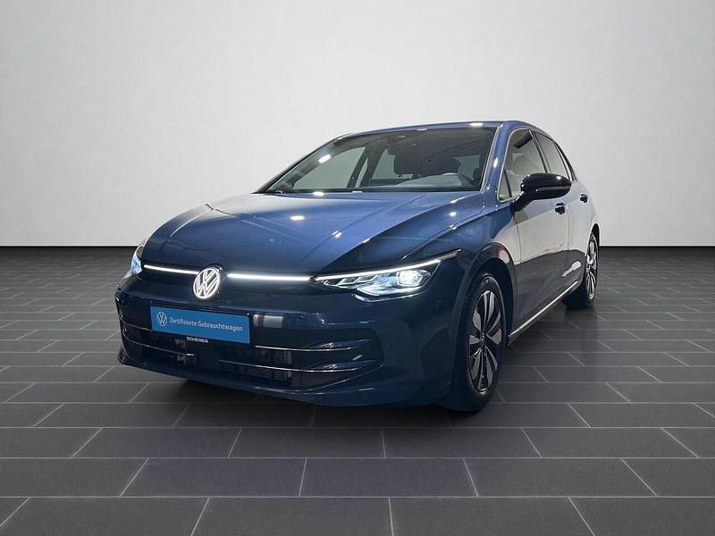 Anemonenblau metallic (metallic) Gebraucht 2025 VW Golf VIII Limousine | 28.300 € (Fairer Preis) - Bild 1/4