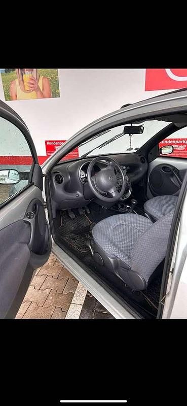 Silber Gebraucht 2003 Ford Ka Kleinwagen | 950 € (Fairer Preis) - Bild 1/4