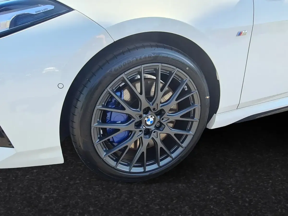 Gebraucht BMW M235 Performance 317 PS (233 kW) 2025 Weiß Coupé