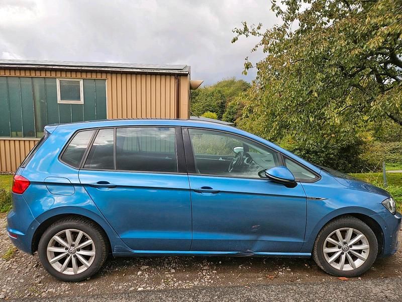 Blau Gebraucht 2015 VW Golf VII LOUNGE Limousine | 9.000 € (Guter Preis) - Bild 1/4