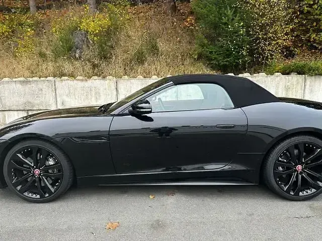 Gebraucht Jaguar F-Type R-Dynamic 301 PS (221 kW) 2023 Schwarz Cabrio
