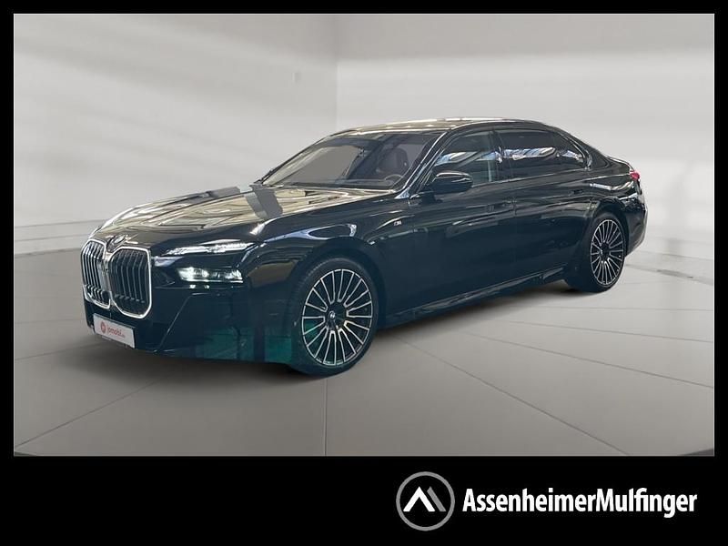 Gebraucht BMW 740 Shadowline 286 PS (210 kW) 2025 Black sapphire metallic Limousine