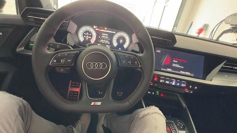 Gebraucht Audi A3 S-Line 204 PS (150 kW) 2022 Grau Limousine