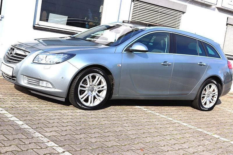 Silber Gebraucht 2011 Opel Insignia Innovation Limousine | 2.980 € (Superpreis) - Bild 1/4