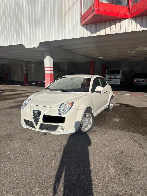 Beige Gebraucht 2009 Alfa Romeo MiTo Kleinwagen | 2.200 € - Bild 1/4