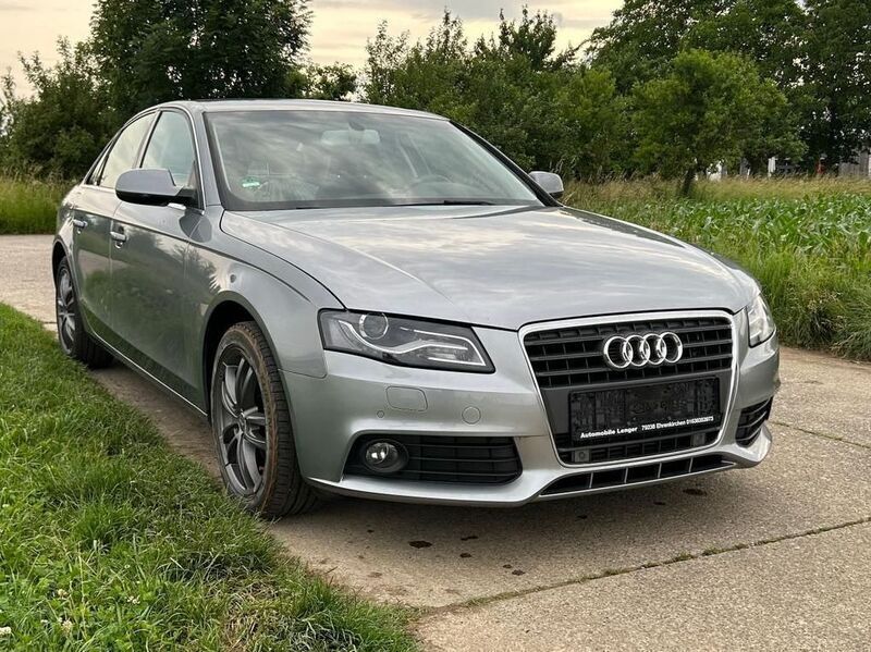 Grau Gebraucht 2011 Audi A4 Ambiente Limousine | 7.990 € (Guter Preis) - Bild 1/4