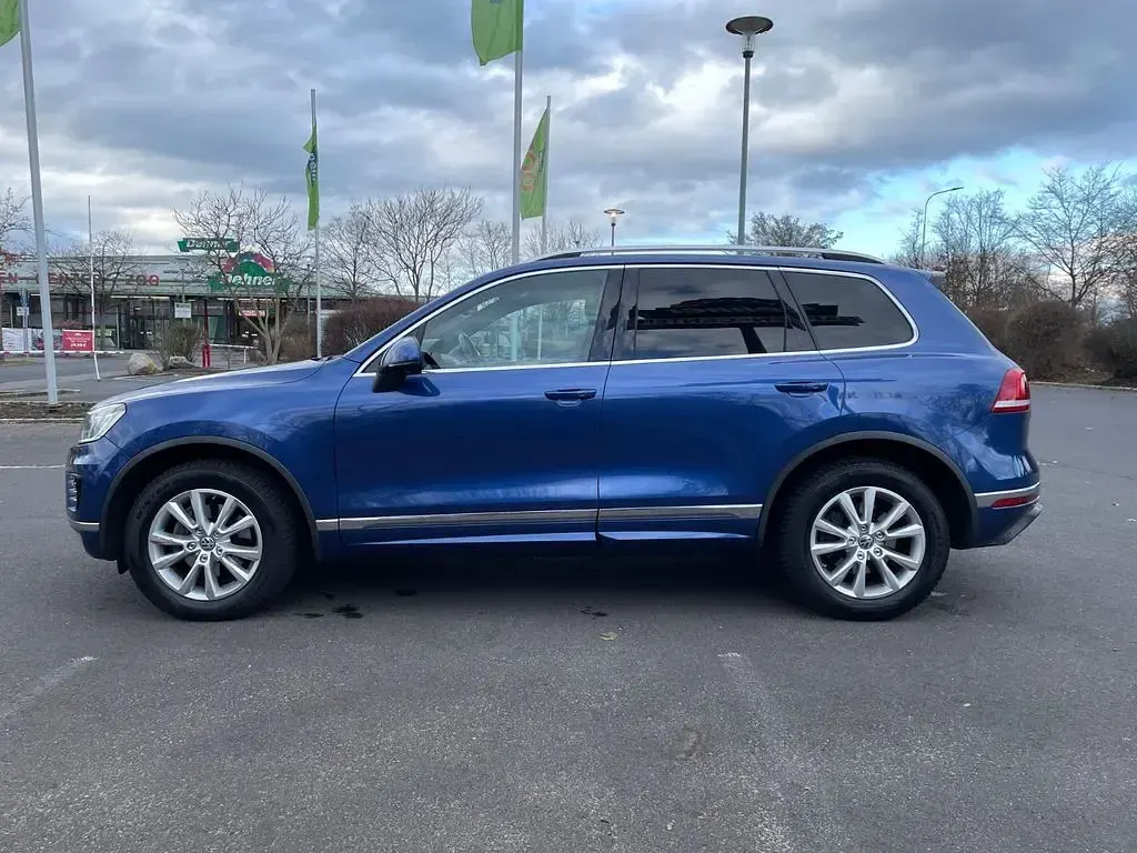 Gebraucht VW Touareg R-line 262 PS (192 kW) 2015 Blau SUV