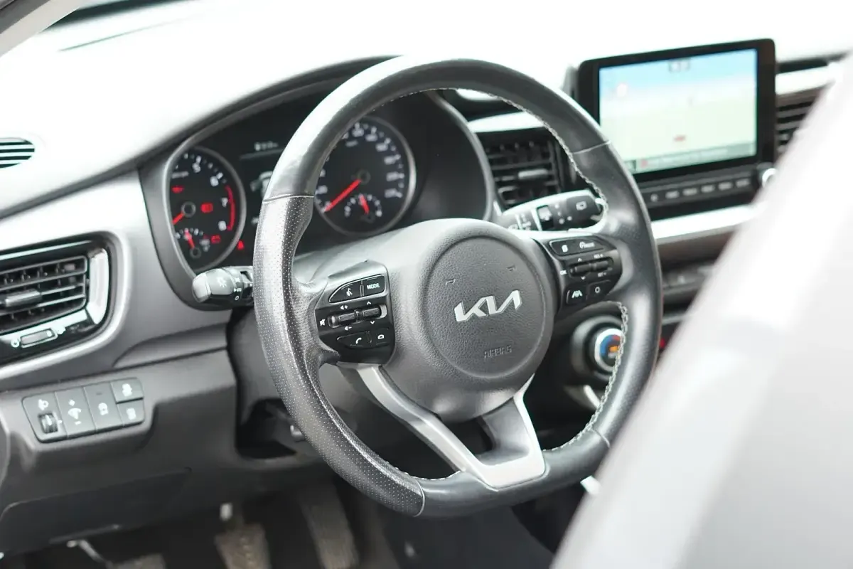 Gebraucht Kia Stonic Spirit 101 PS (74 kW) 2021 Grau SUV