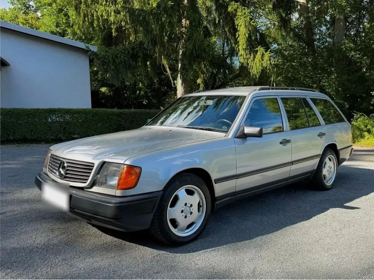 Gebraucht Mercedes E300 179 PS (131 kW) 1987 Silber Kombi