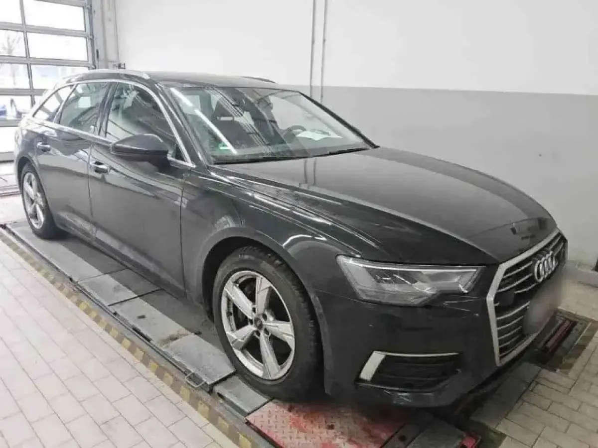 Używany Audi A6 Design 265 KM (194 kW) 2023 Czarny Kombi