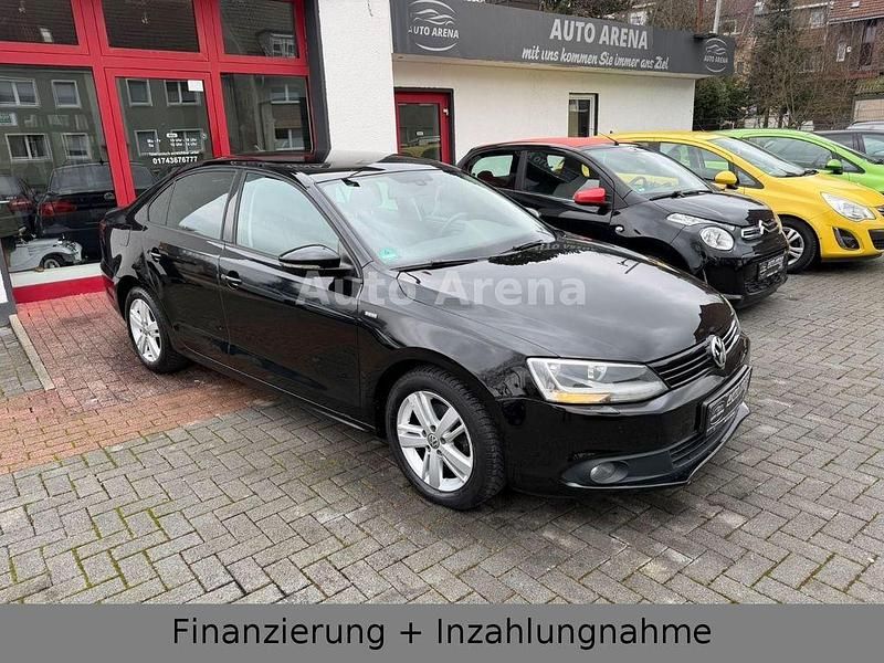 Gebraucht VW Jetta Match 105 PS (77 kW) 2013 Schwarz Limousine