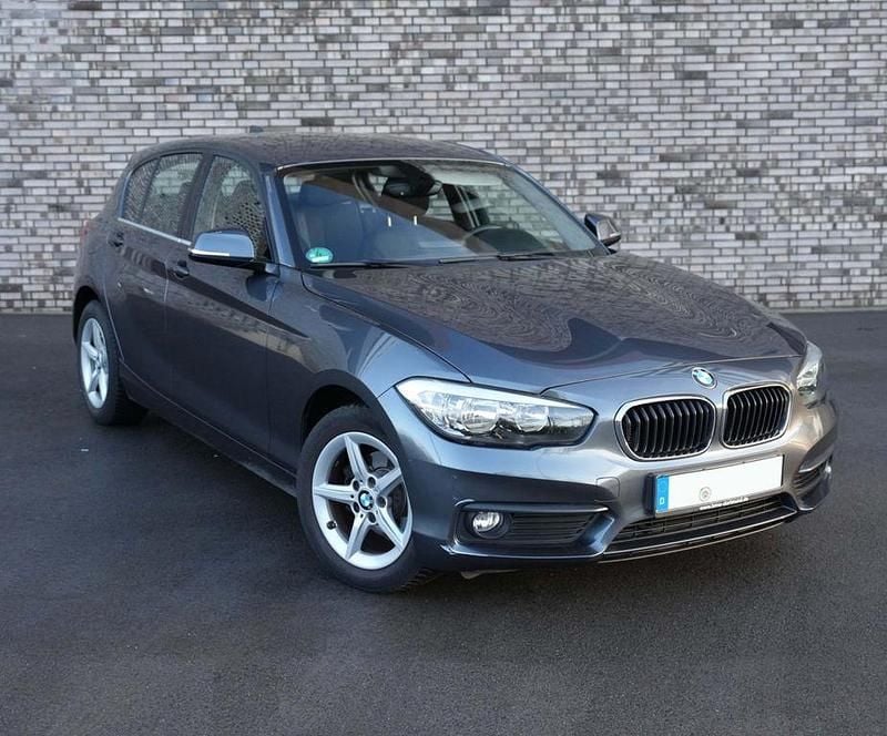 Gebraucht BMW 116 Sport Line 109 PS (80 kW) 2015 Grau Kleinwagen