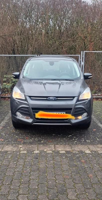 Grau Gebraucht 2015 Ford Kuga SUV | 7.900 € (Superpreis) - Bild 1/4