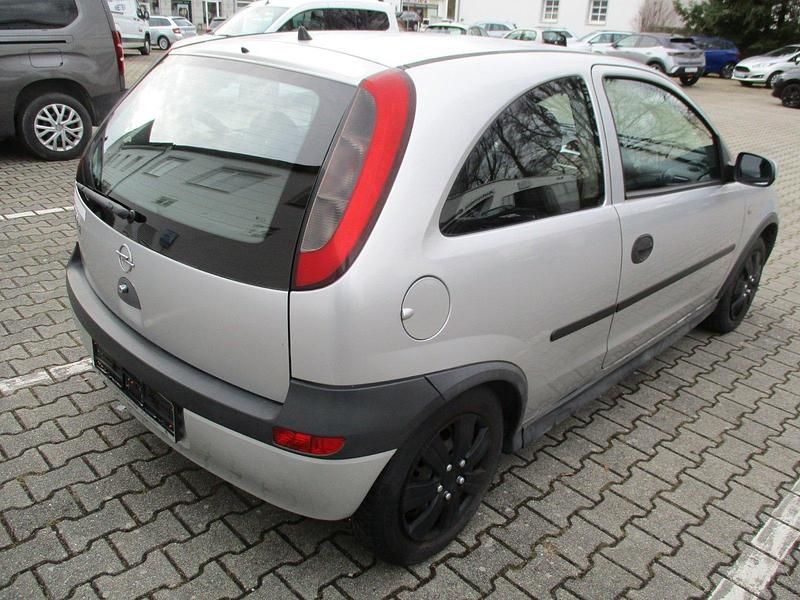 Gebraucht Opel Corsa 58 PS (42 kW) 2003 Silber Kleinwagen