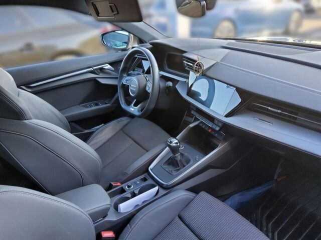 Gebraucht Audi A3 Sportback Sport 150 PS (110 kW) 2020 Grau Kleinwagen