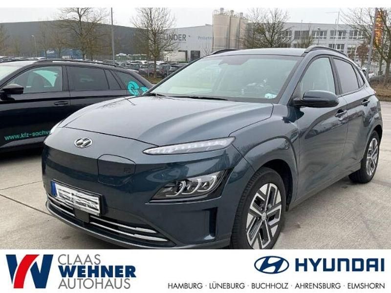 Blau Gebraucht 2022 Hyundai Kona Trend SUV | 20.900 € (Teuer) - Bild 1/4