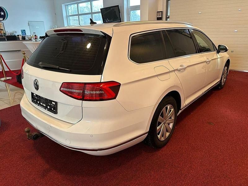 Gebraucht VW Passat Highline 179 PS (131 kW) 2016 Weiß Kombi