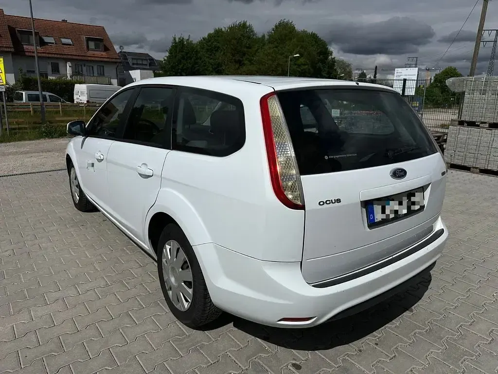 Gebraucht Ford Focus 90 PS (66 kW) 2011 Weiß Limousine