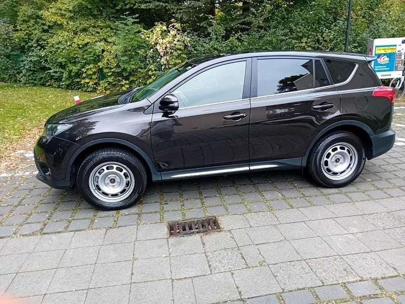 Braun Gebraucht 2015 Toyota RAV4 Edition-S SUV | 20.900 € (Fairer Preis) - Bild 1/4
