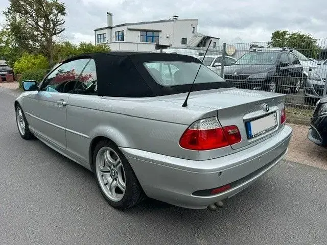 Gebraucht BMW 330 Performance 204 PS (150 kW) 2006 Silber Cabrio