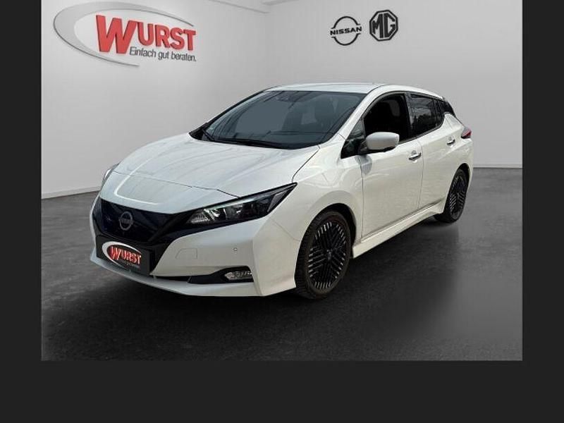 Brilliant white (m) Gebraucht 2023 Nissan Leaf N-Connecta Kleinwagen | 19.498 € (Fairer Preis) - Bild 1/4