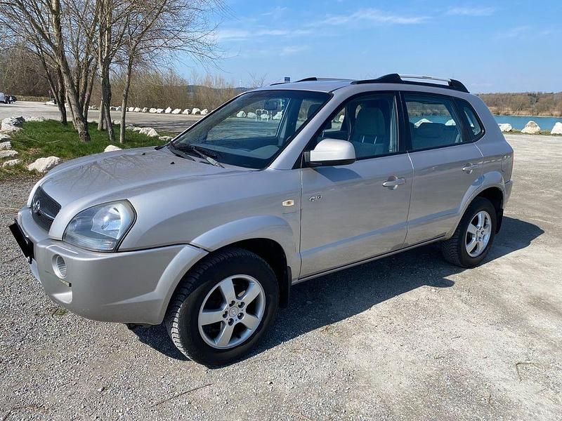 Gebraucht Hyundai Tucson 141 PS (103 kW) 2004 Silber SUV