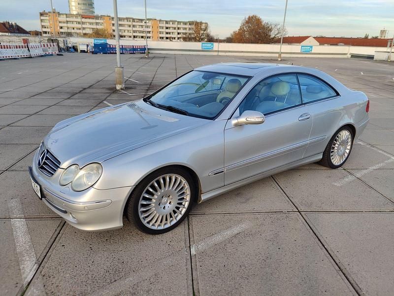 Silber Gebraucht 2003 Mercedes CLK320 Avantgarde Coupé | 6.000 € (Fairer Preis) - Bild 1/4