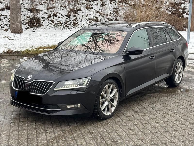 Gebraucht Skoda Superb Style 190 PS (139 kW) 2016 Schwarz Kombi