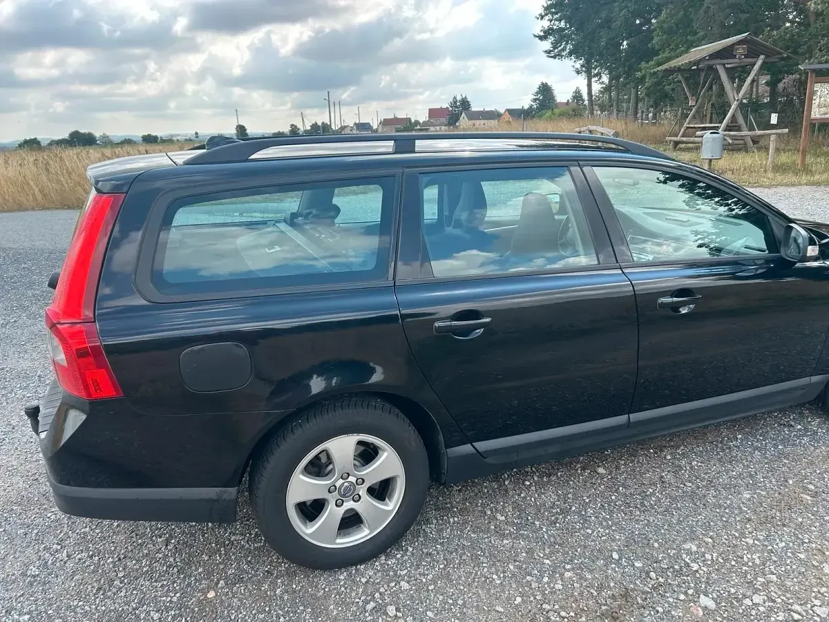 Gebraucht Volvo V70 140 PS (102 kW) 2010 Schwarz Kombi