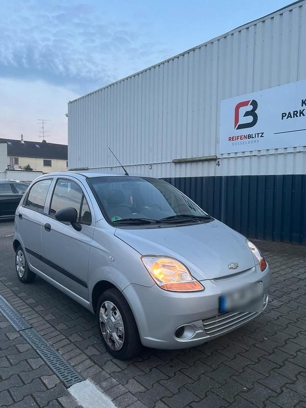 Gebraucht Chevrolet Matiz 52 PS (38 kW) 2009 Silber Kleinwagen