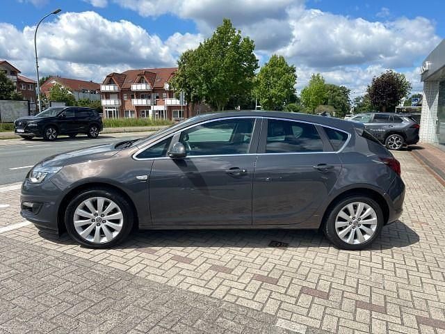 Gebraucht Opel Astra Energy 140 PS (102 kW) 2014 Silber Limousine