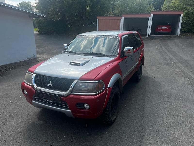 Silber Gebraucht 2004 Mitsubishi Pajero SUV | 2.900 € - Bild 1/4