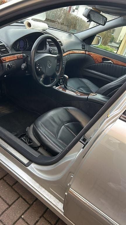 Gebraucht Mercedes E240 Elegance 177 PS (130 kW) 2003 Silber Limousine