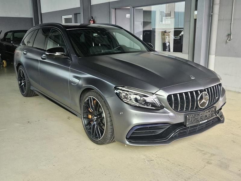 Grau Gebraucht 2019 Mercedes C63 AMG AMG Limousine | 52.900 € (Etwas zu teuer) - Bild 1/4