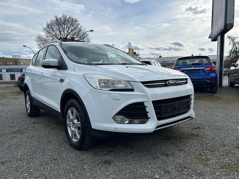 Gebraucht Ford Kuga Titanium 150 PS (110 kW) 2013 Weiß SUV