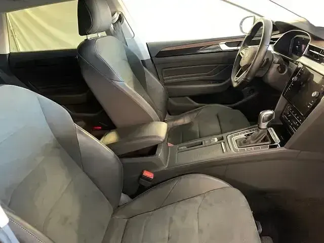 Gebraucht VW Arteon Elegance 218 PS (160 kW) 2021 Pure white Kombi