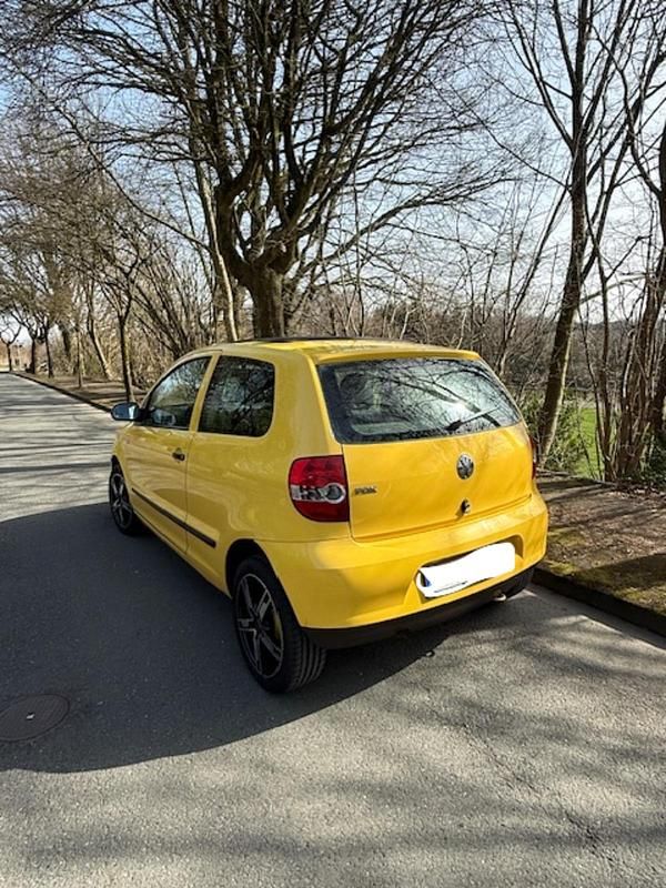 Gebraucht VW Fox 54 PS (39 kW) 2005 Gelb Kleinwagen