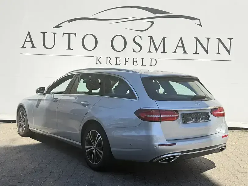 Gebraucht Mercedes E220 194 PS (142 kW) 2020 Iridiumsilber  metalliclack Kombi