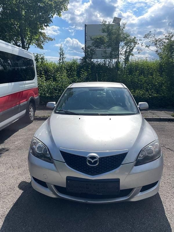 Silber Gebraucht 2005 Mazda 3 Limousine | 800 € - Bild 1/4