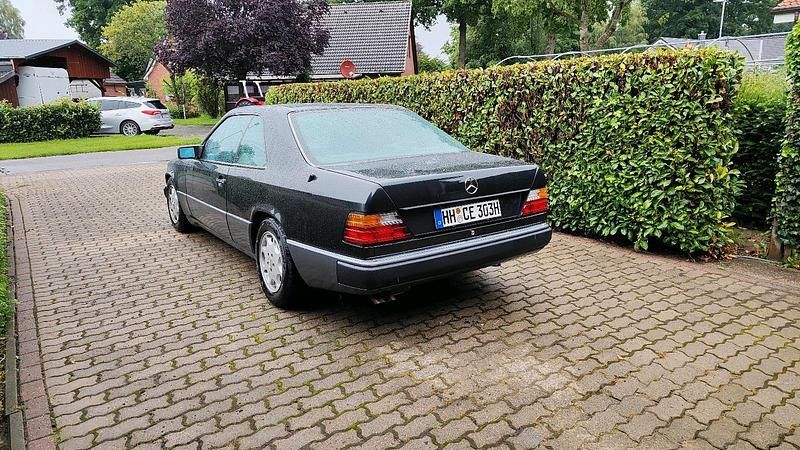 Schwarz Gebraucht 1990 Mercedes 300 Coupé | 10.000 € - Bild 1/4