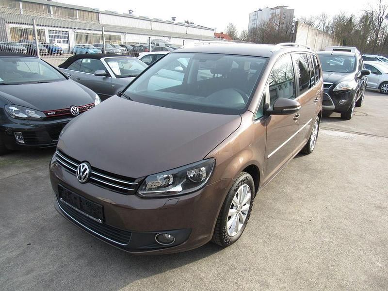 Braun Gebraucht 2013 VW Touran Highline Van / Kleinbus | 6.900 € (Guter Preis) - Bild 1/4