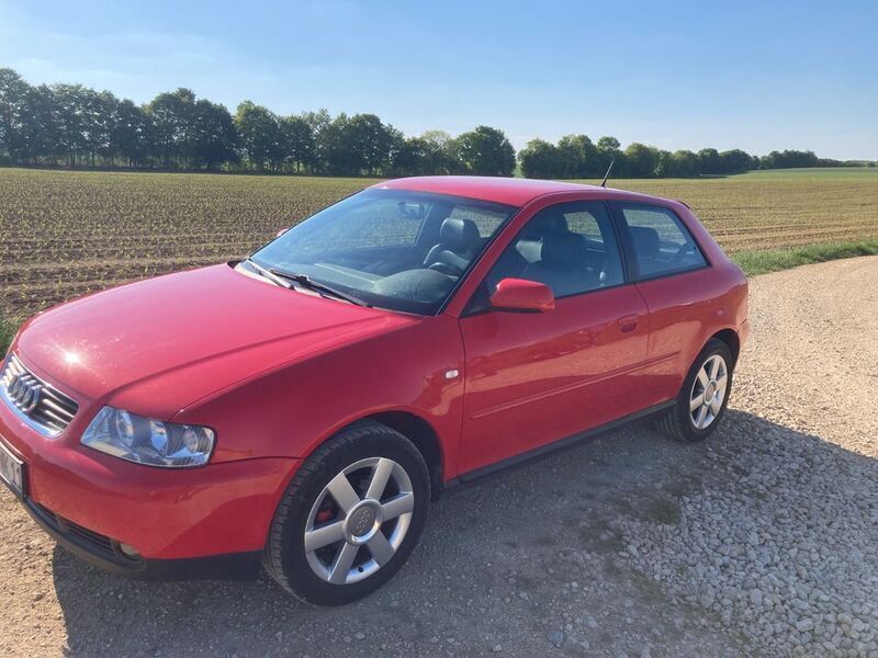 Rot Gebraucht 2003 Audi A3 Ambition Limousine | 2.100 € (Fairer Preis) - Bild 1/4