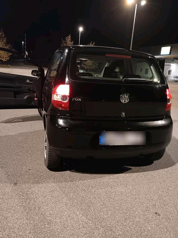 Schwarz Gebraucht 2006 VW Fox Kleinwagen | 900 € - Bild 1/4
