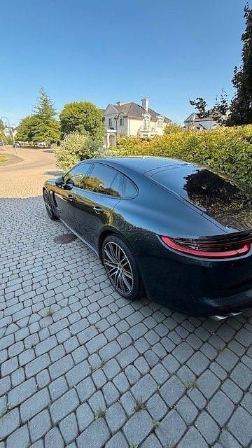 Grau Gebraucht 2019 Porsche Panamera 4S Limousine | 102.500 € - Bild 1/4