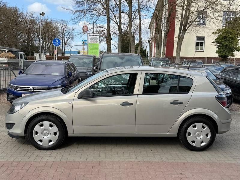 Gebraucht Opel Astra Selection 90 PS (66 kW) 2009 Grau Limousine