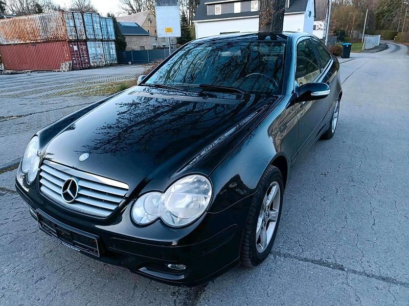 Gebraucht Mercedes C180 143 PS (105 kW) 2004 Schwarz Coupé