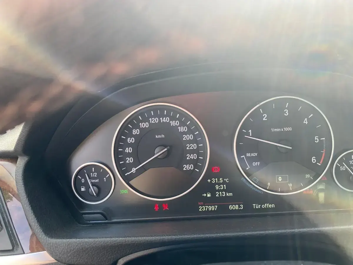 Gebraucht BMW 320 184 PS (135 kW) 2013 Schwarz Kombi