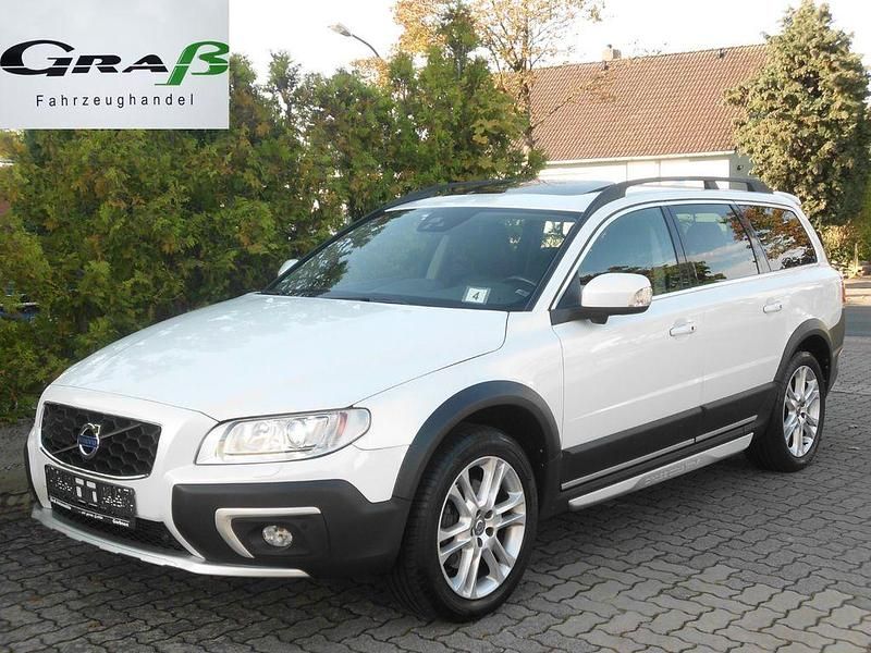 Weiß Gebraucht 2015 Volvo XC70 Summum SUV | 28.880 € (Teuer) - Bild 1/4