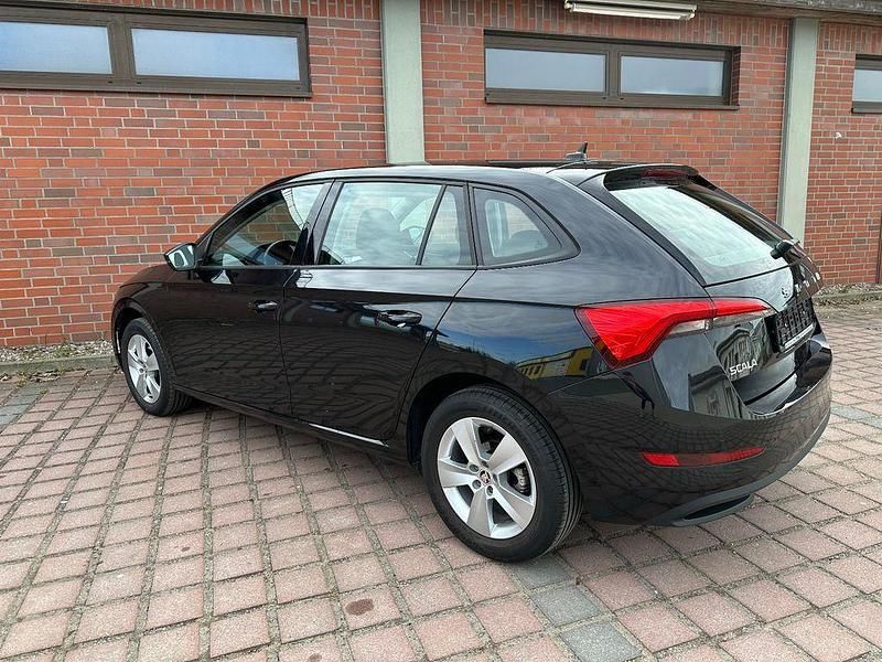 Gebraucht Skoda Scala 110 PS (80 kW) 2023 Schwarz Kleinwagen